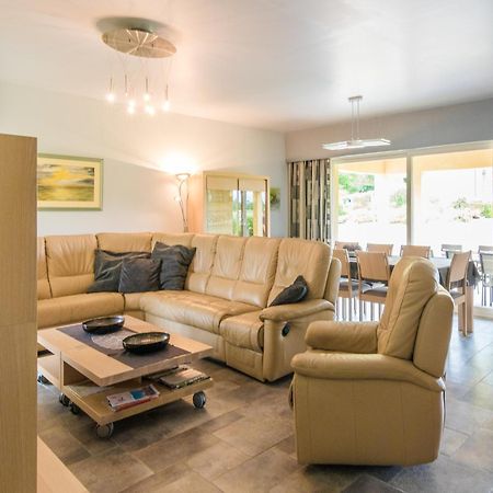 Modern Holiday Home In Aquitaine Saint-Nexans Bagian luar foto